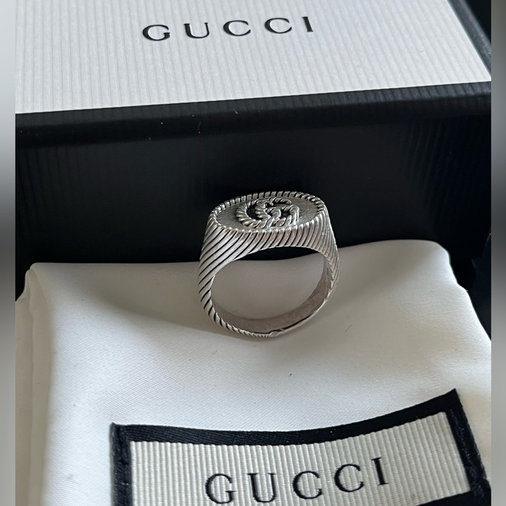 Gucci ring